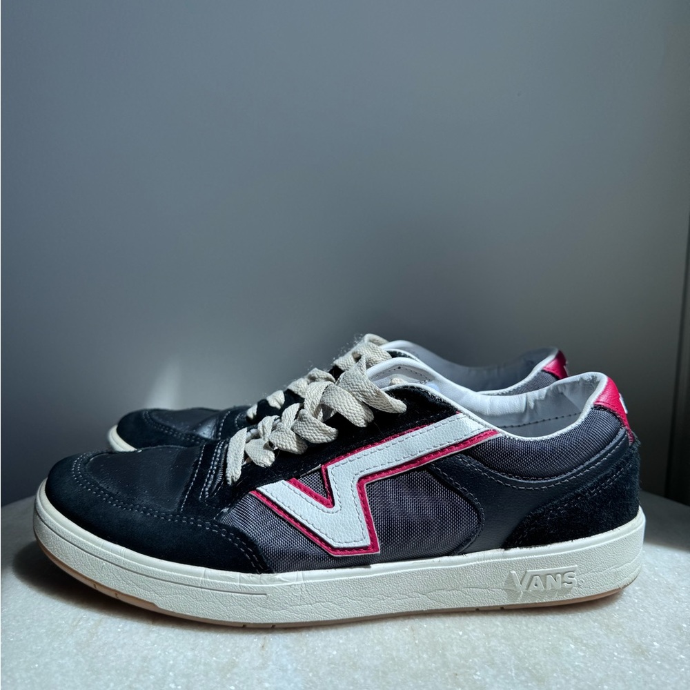 Vans Lowland